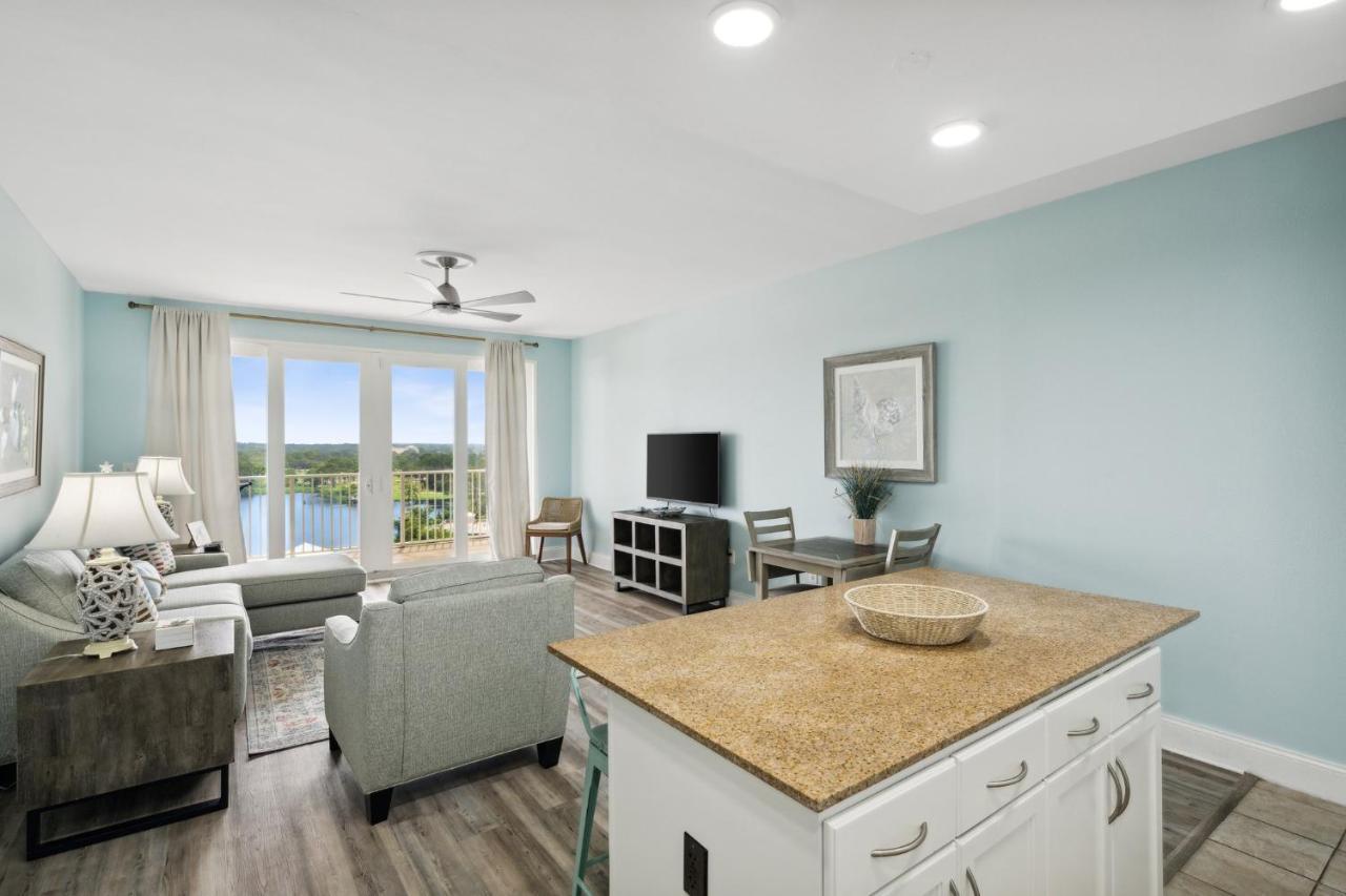 Laketown Wharf #828 By Nautical
