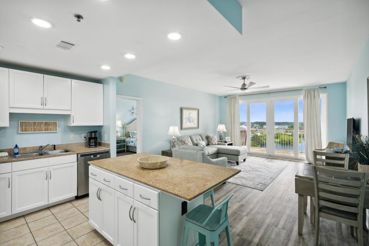 Laketown Wharf #828 By Nautical