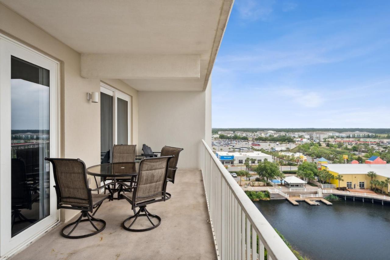 Laketown Wharf #828 By Nautical
