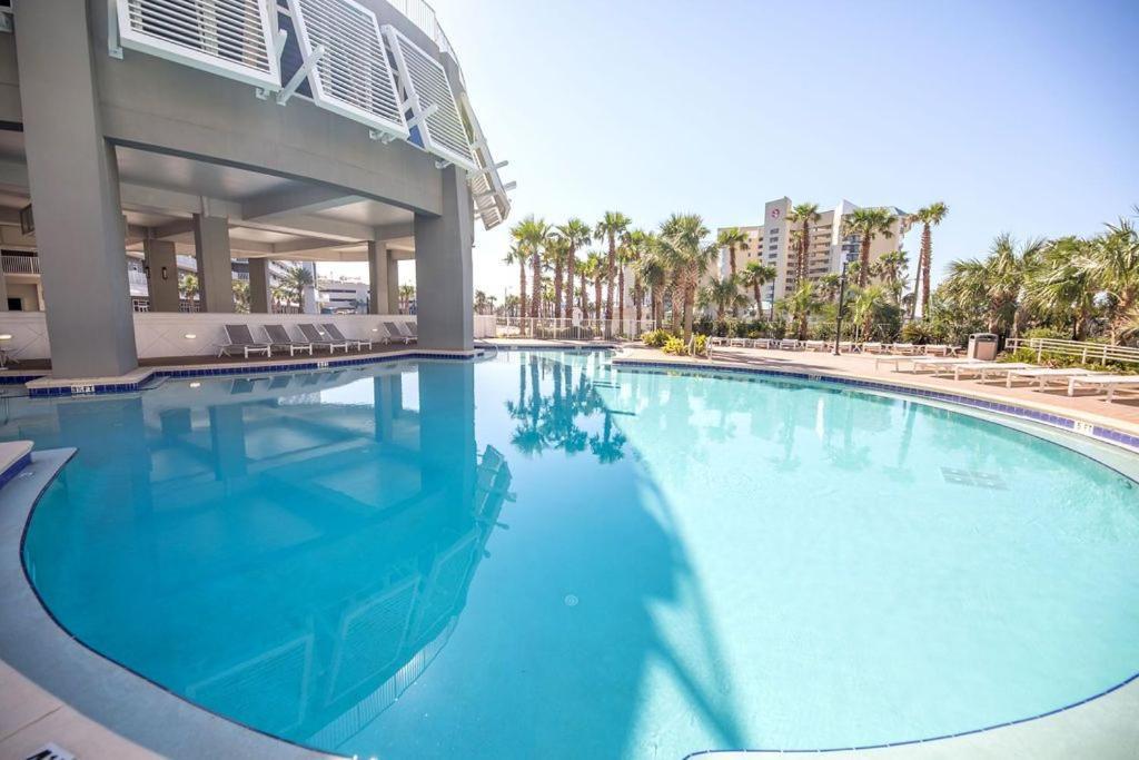 Laketown Wharf #828 By Nautical